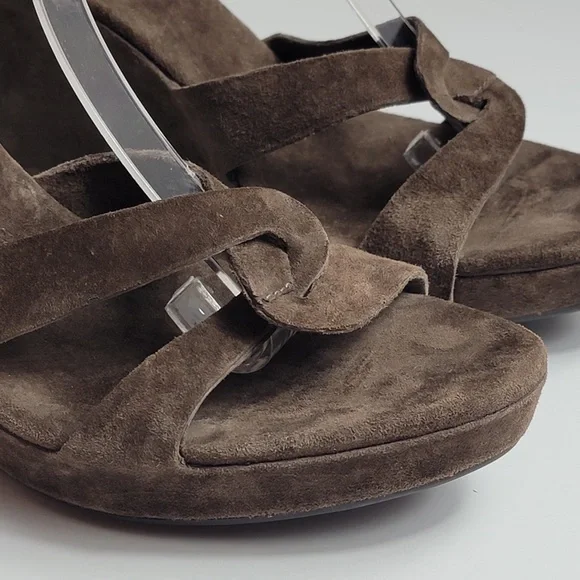 NWOT UGG Arianna Suede Wedge Sandals - Picture 3 of 9